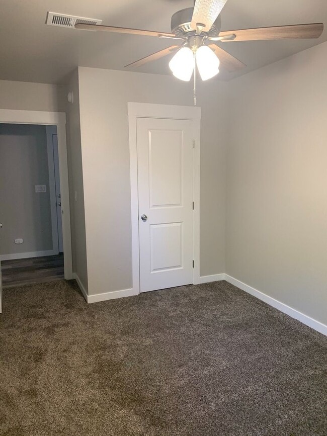 Photo - FULLY REMODELED Large 4/2, Close to Enloe and Chico State