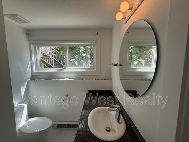 Photo - 907 Sutherland Ave