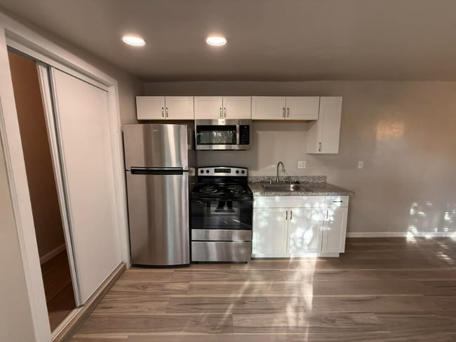 Photo - 3731 E Garden St