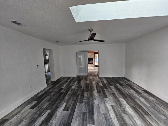 8198 SE 164th Pl