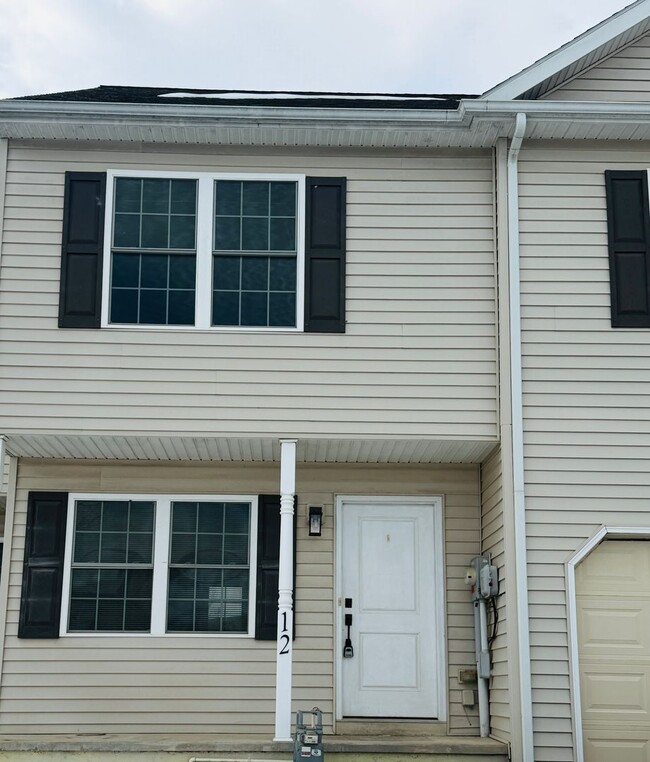 Photo - 12-12 Creekside Dr