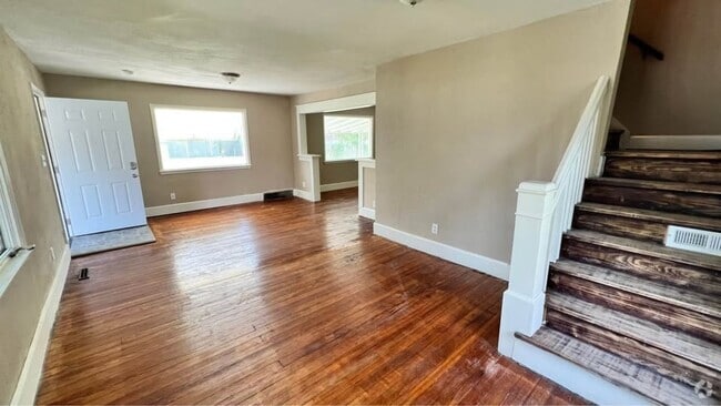 Building Photo - 2019 Jefferson St Rental
