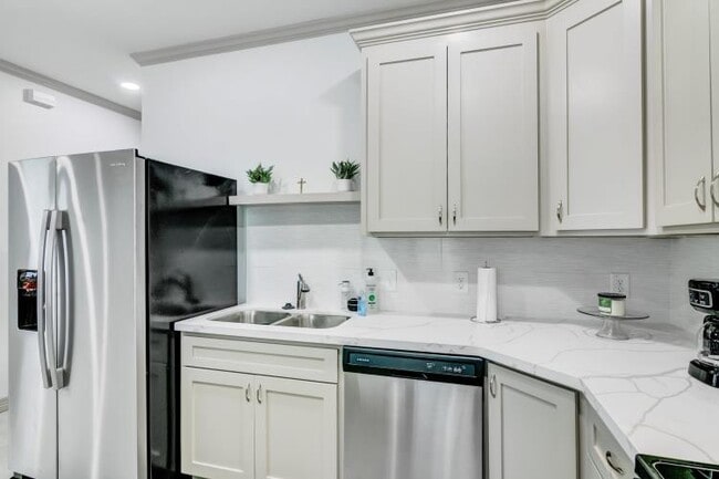 Photo - 2923 Pecos St