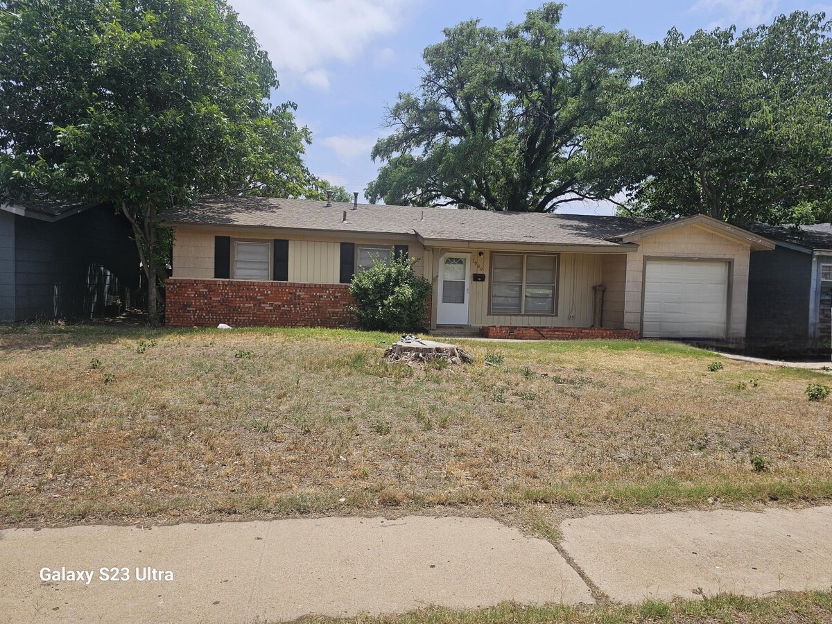 Photo - 1909 45th St Casa