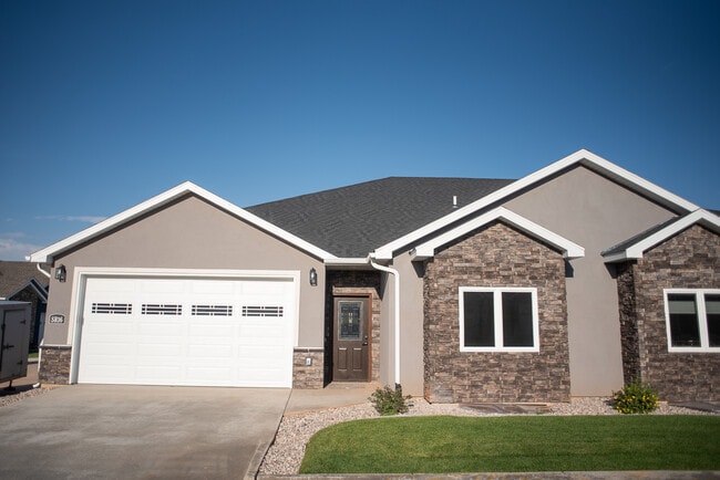 Building Photo - 4328 Beech Street