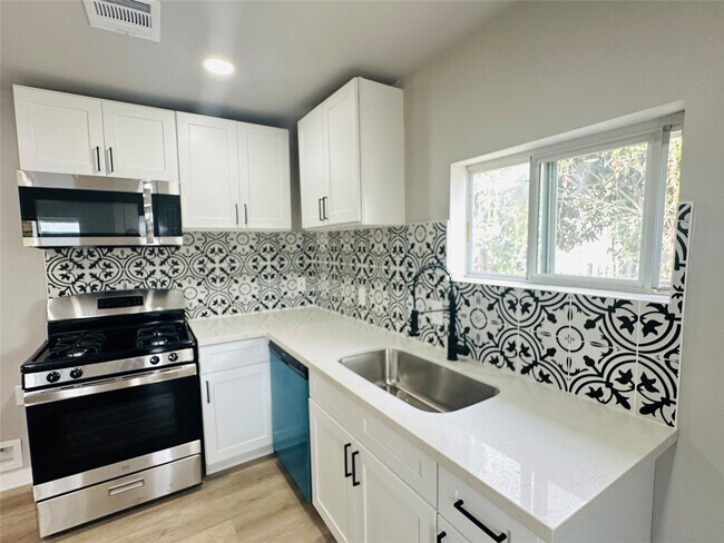 Photo - 4018 Gano St Unit 2