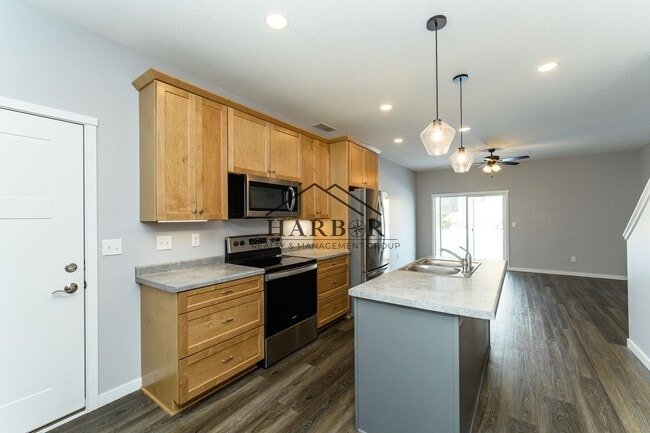 Photo - Contemporary 2 Bedroom Townhome - Kasson MN