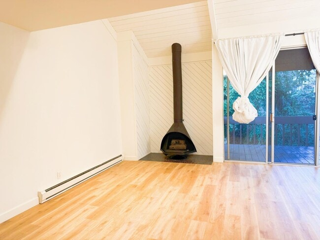 Building Photo - 505 Cypress Point Dr