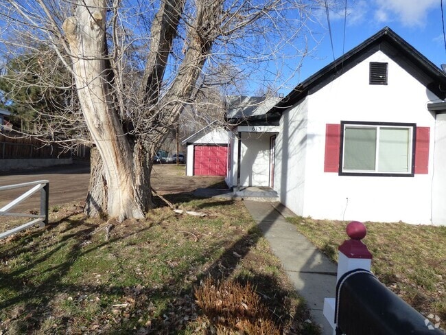 Building Photo - 615 Willow St Rental