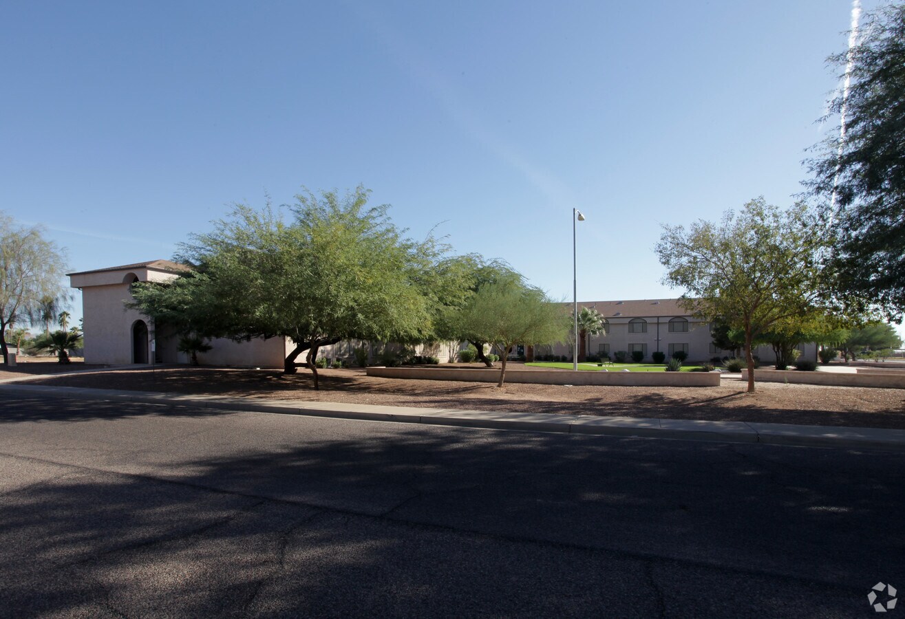 Photo - Somerset Manor Apartments