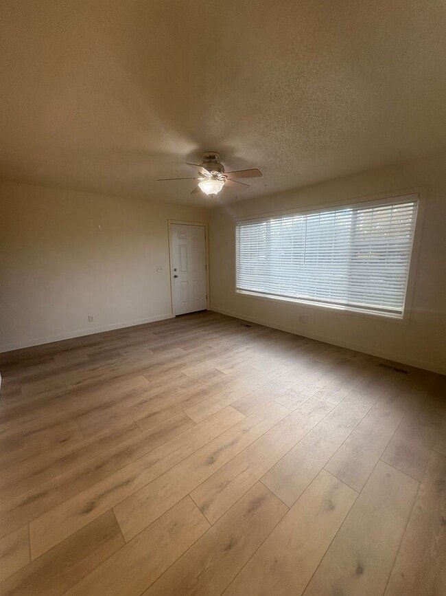 Photo - sim614/616 Unidad 616