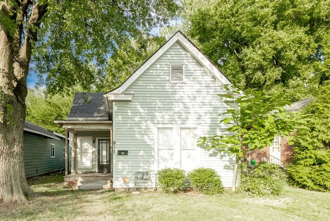 Photo - 917 Watt St