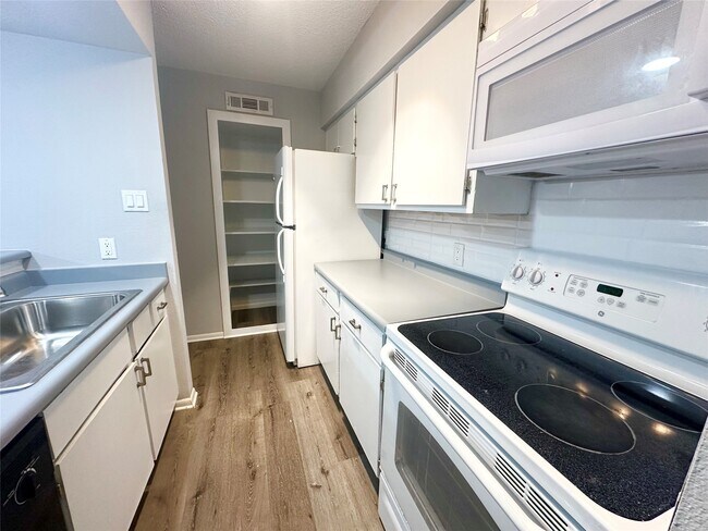 Photo - 1900 Bay Area Blvd Unit 102