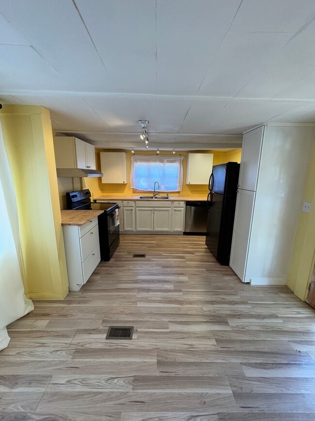 Photo - 87 Poplar Dr