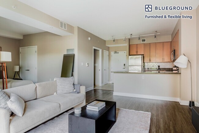 Photo - 443 New York Ave NW Unidad FL4-ID877