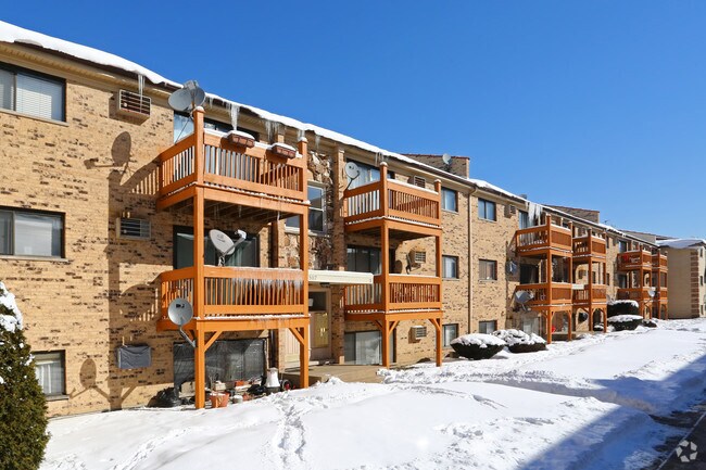 Photo - 5117 N East River Rd Apartments