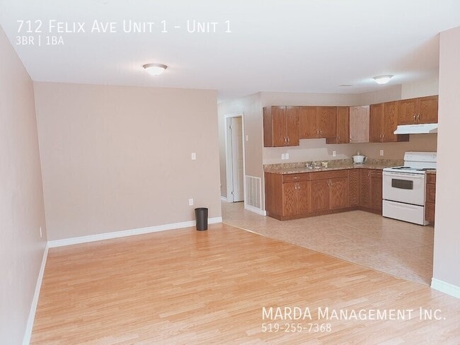 Building Photo - SPACIOUS 3 BED/1 BATH Unit 1