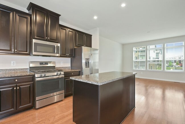 Photo - 43501 Apple Orch Sq