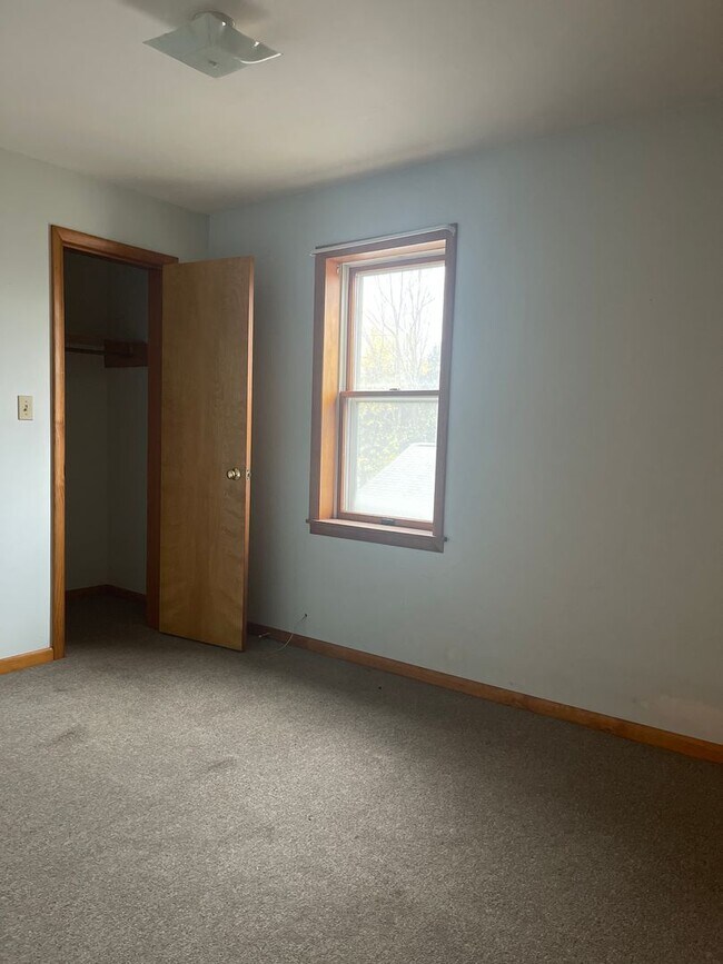 Photo - 837 E 6th St Unidad 837 East 6th Upstairs