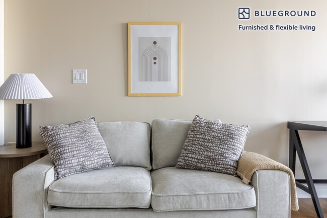 140 Riverside Blvd Unit SI FL4-ID1883