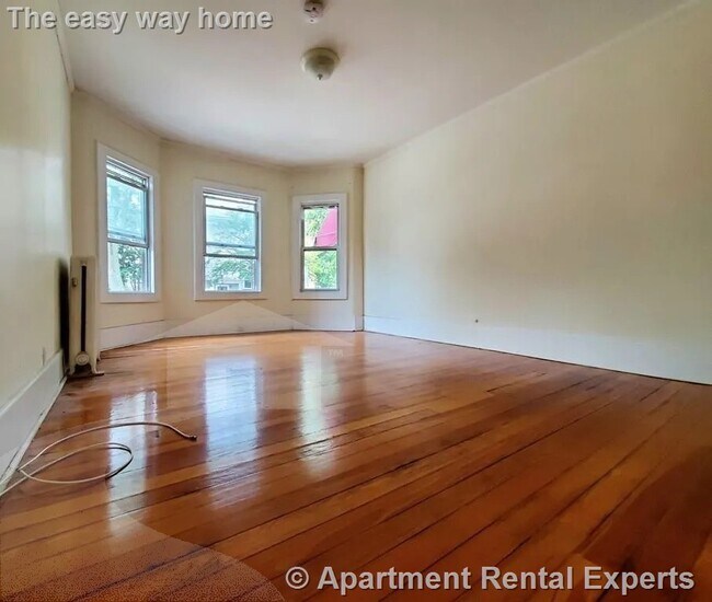 132.5 Oxford St Unit #2