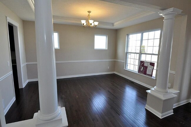 Photo - 243 Balsamine Dr