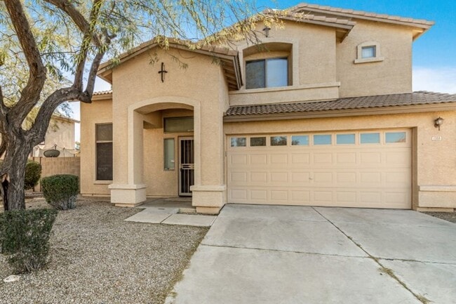 Building Photo - Room to Relax, Space to Entertain!