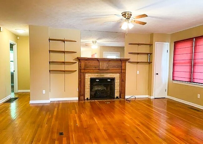 Photo - 3 Bed 2 Bath in Jville!