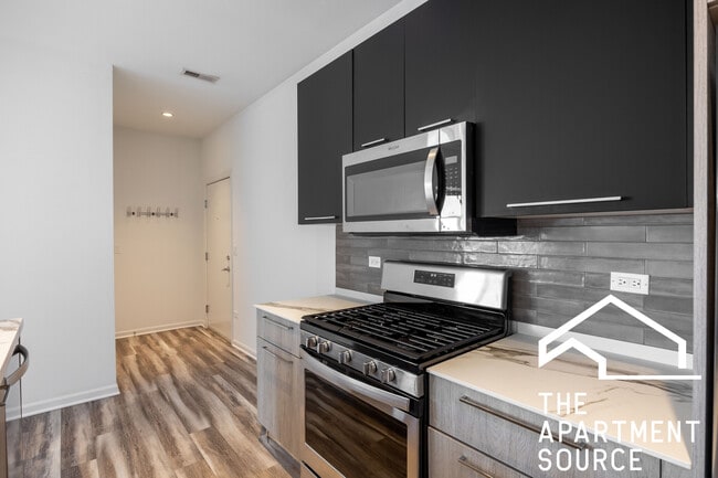 Photo - 2535 W Fullerton Ave Unit 503