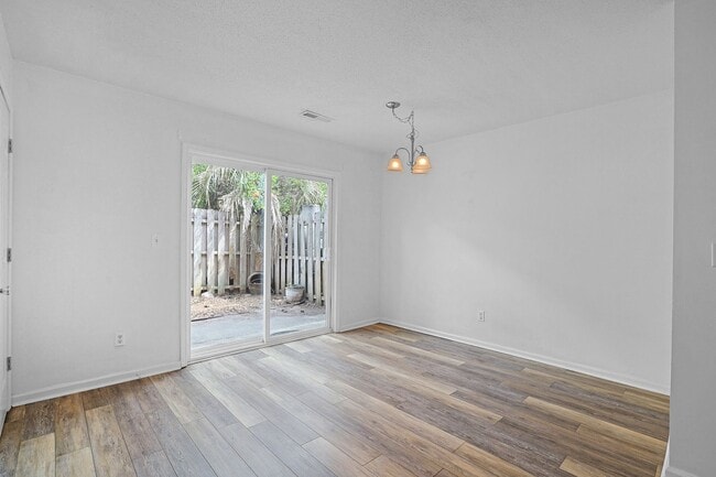 Photo - 2 Bedroom Townhome within Blocks to the Beach