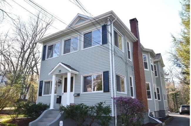 Building Photo - 37 Spring St Unit 37