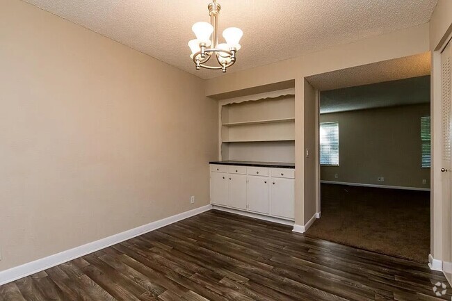 Building Photo - 5515 Country Dr Unit 45 Rental