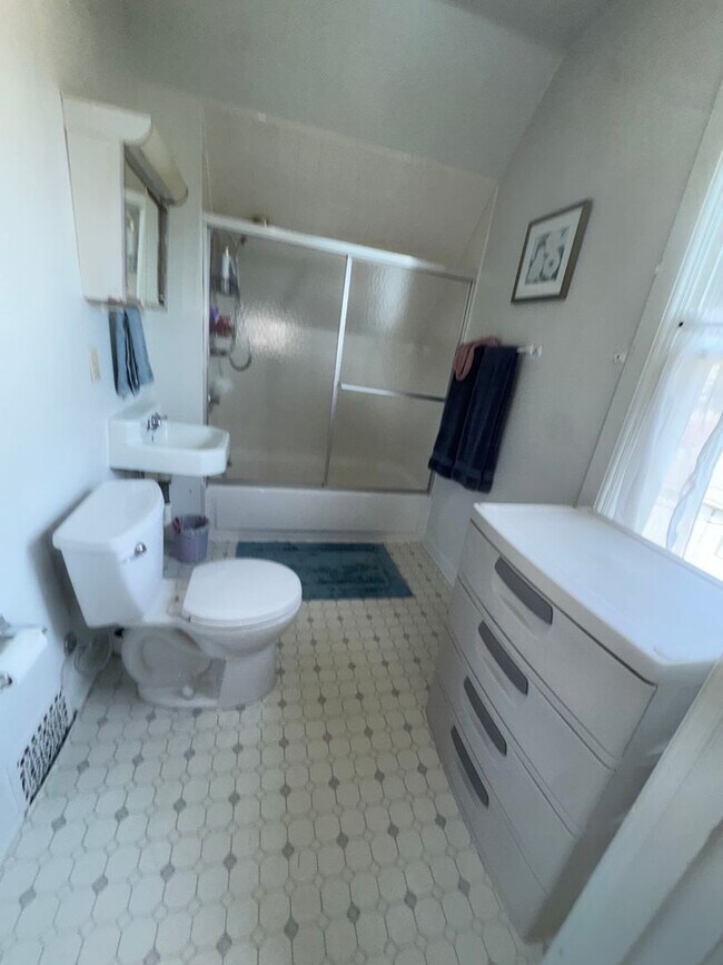 Photo - 3050 N Newhall St