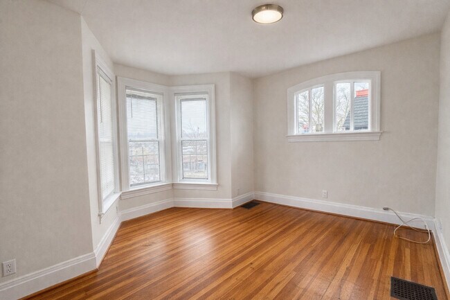 265 Alexander St