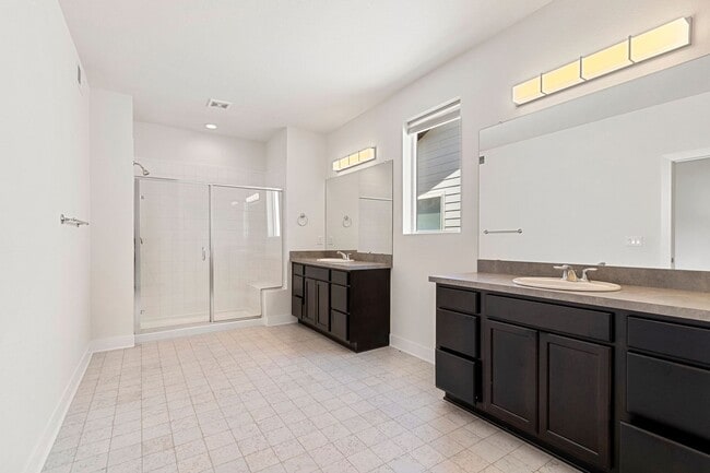 Building Photo - Beautiful 3 Bedroom 2 1/2 Bath Single Family Home