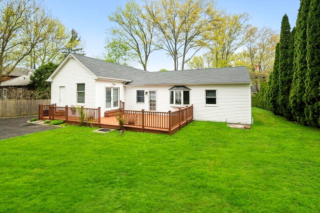 Photo - 33 Circle Dr
