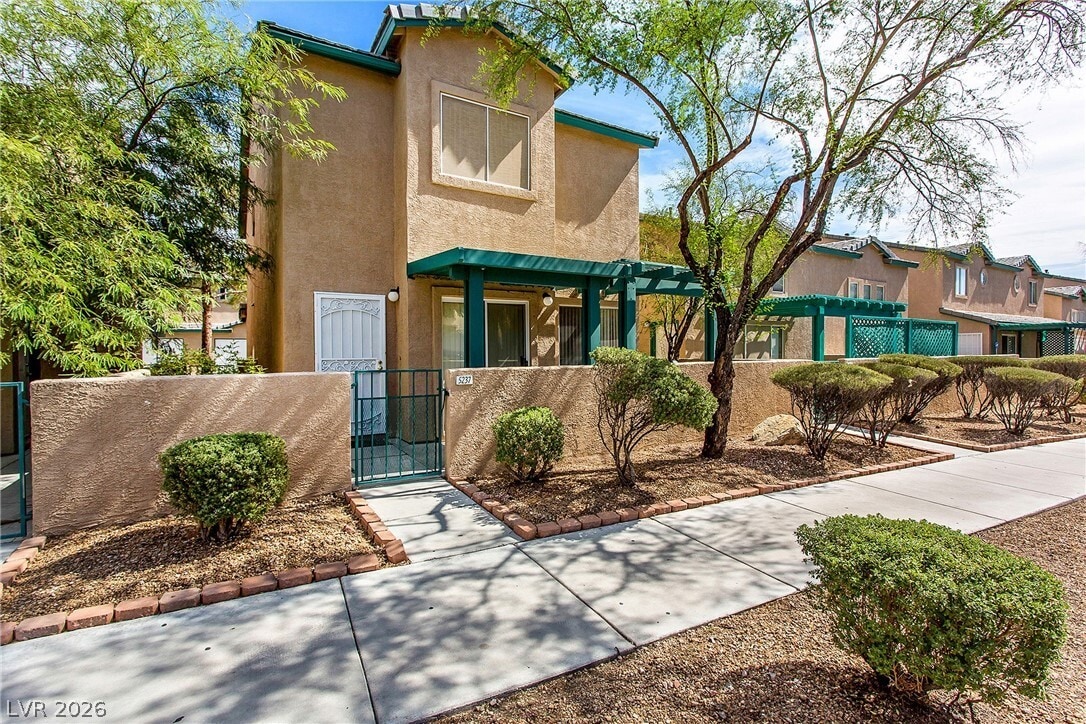 Photo - 5237 Steinbrenner Ln