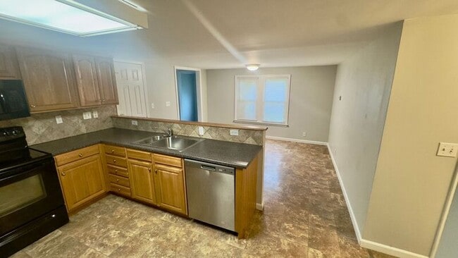 Photo - 15 Casimir St Unit Rear