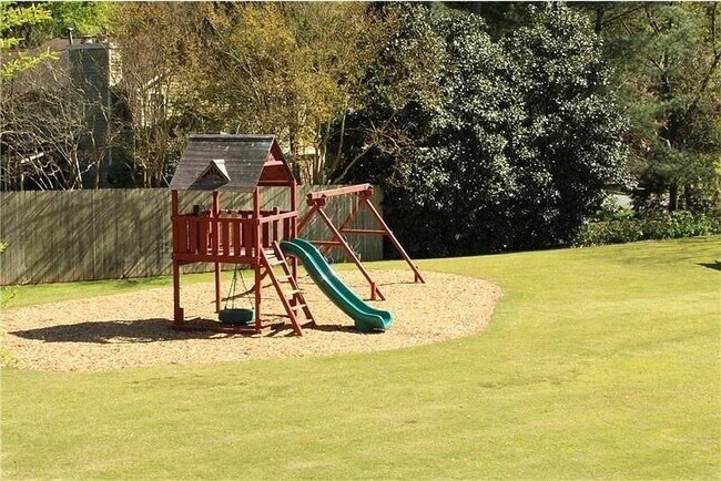 Photo - 1600 Old Hunters Trce