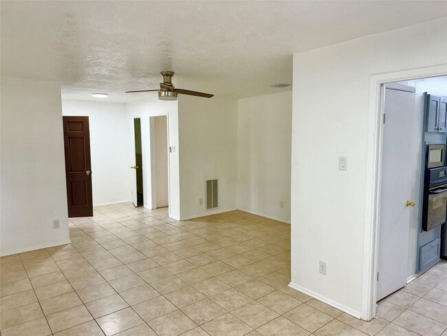 Photo - 7015 Pyron Way