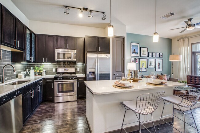 Photo - Arlo Memorial