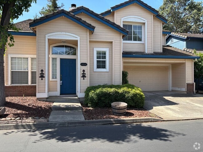 Building Photo - Lovely Home in the Laguna New Dimensions HOA