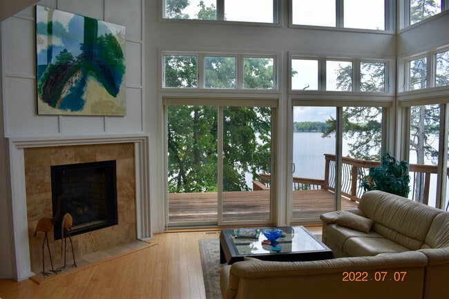 Photo - 2873 Cambridge Ln