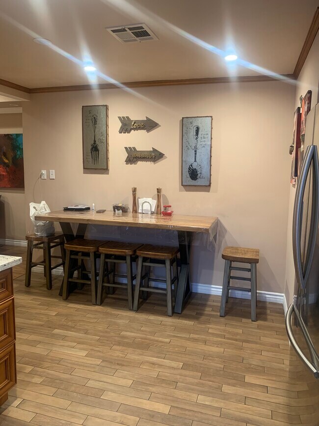 Photo - 766 N Alexandria Ave