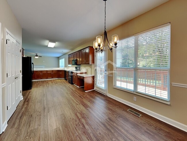 Photo - 309 Kentons Way