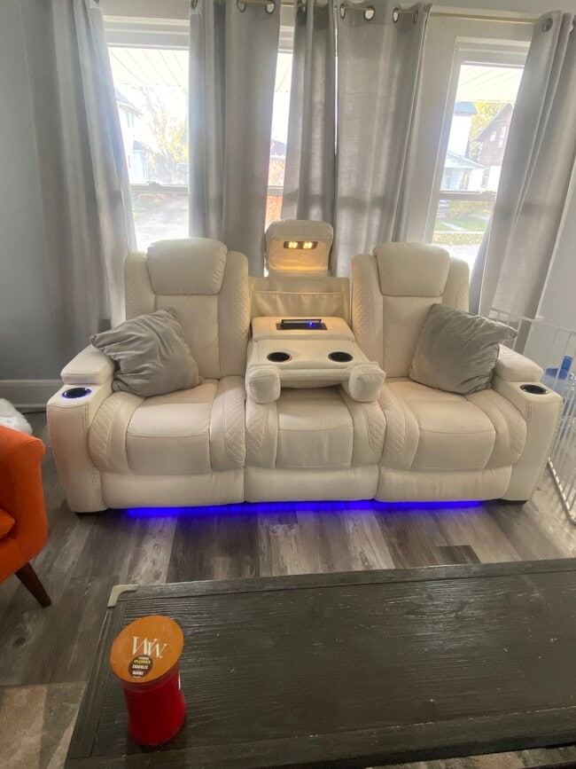 Photo - 14111 Jenne Ave Unidad For rent lower