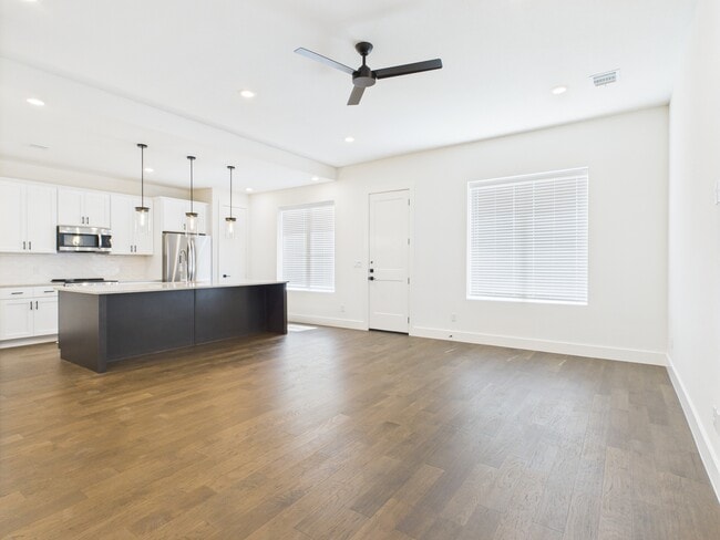 Building Photo - 2940 Huffman Way - C Rental