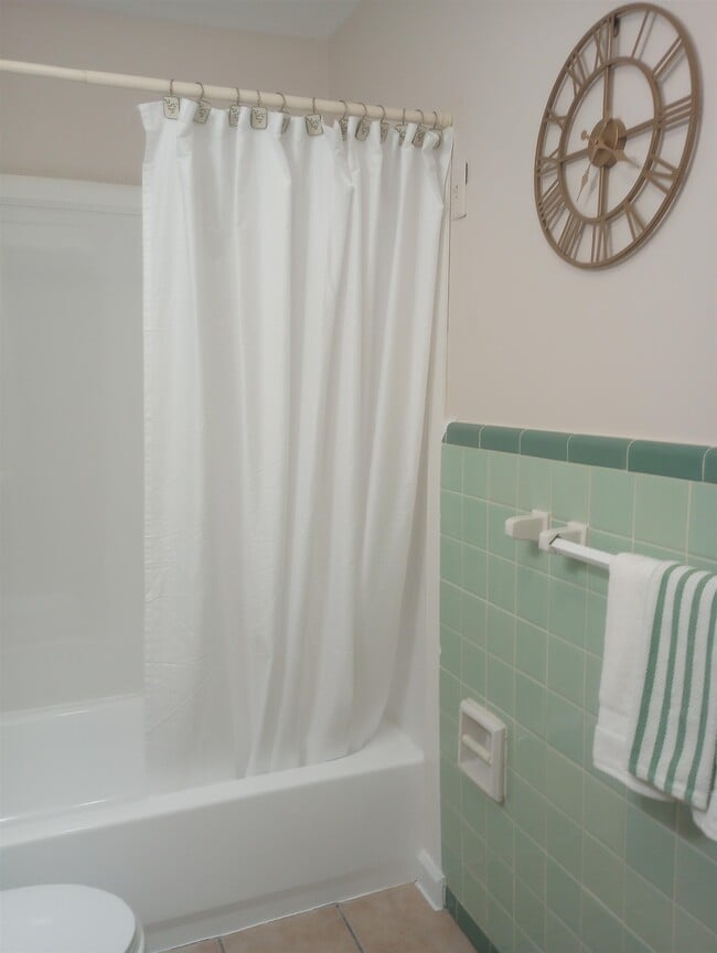 Photo - 3812 Rhodes Ave