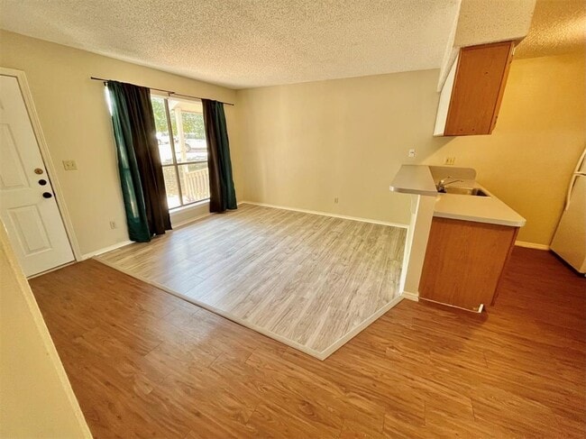 Photo - 112 Hillside Cove