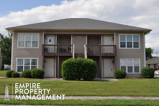 Building Photo - Move-In Special!! Unit B